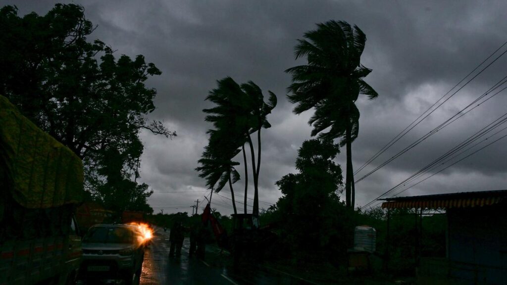 Beaches along ECR closed; OMR lanes flooded