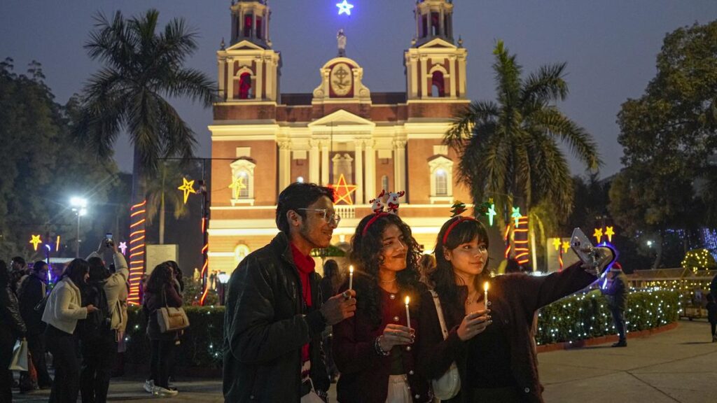 PM Modi greets people on Christmas