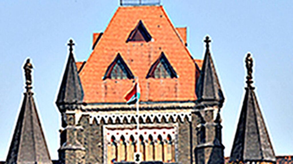 Bombay HC two-judge bench recuse themselves from PIL agianst SEBI, AMFI
