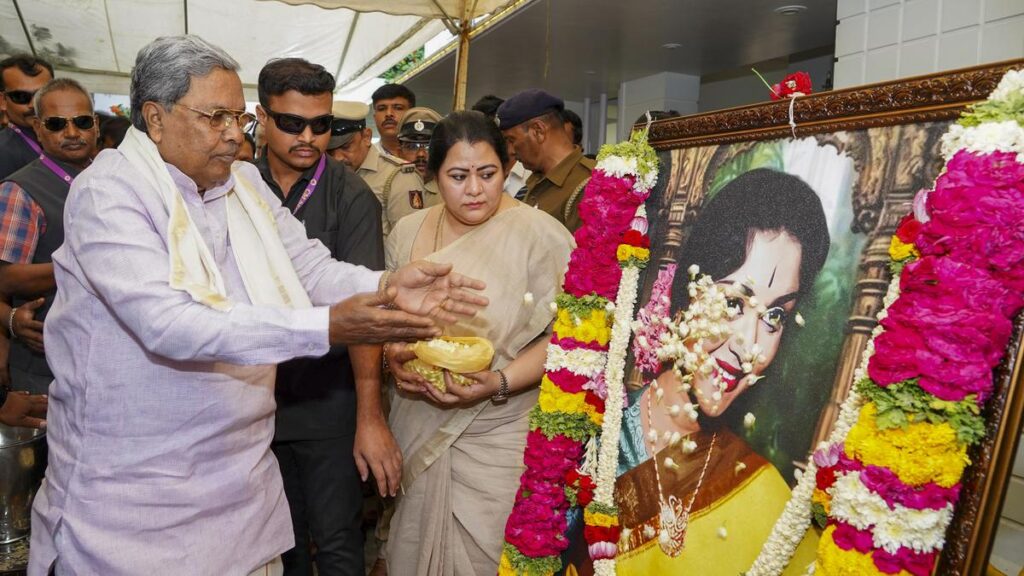 Final rites of Saroja Devi will be conducted with full State honours: Karnataka CM Siddaramaiah